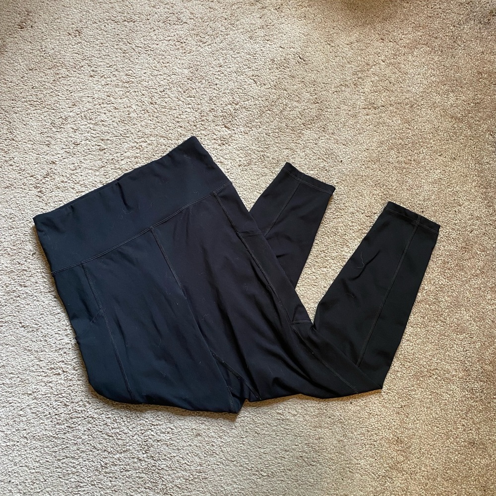 AEO large black athletic leggings with pockets
